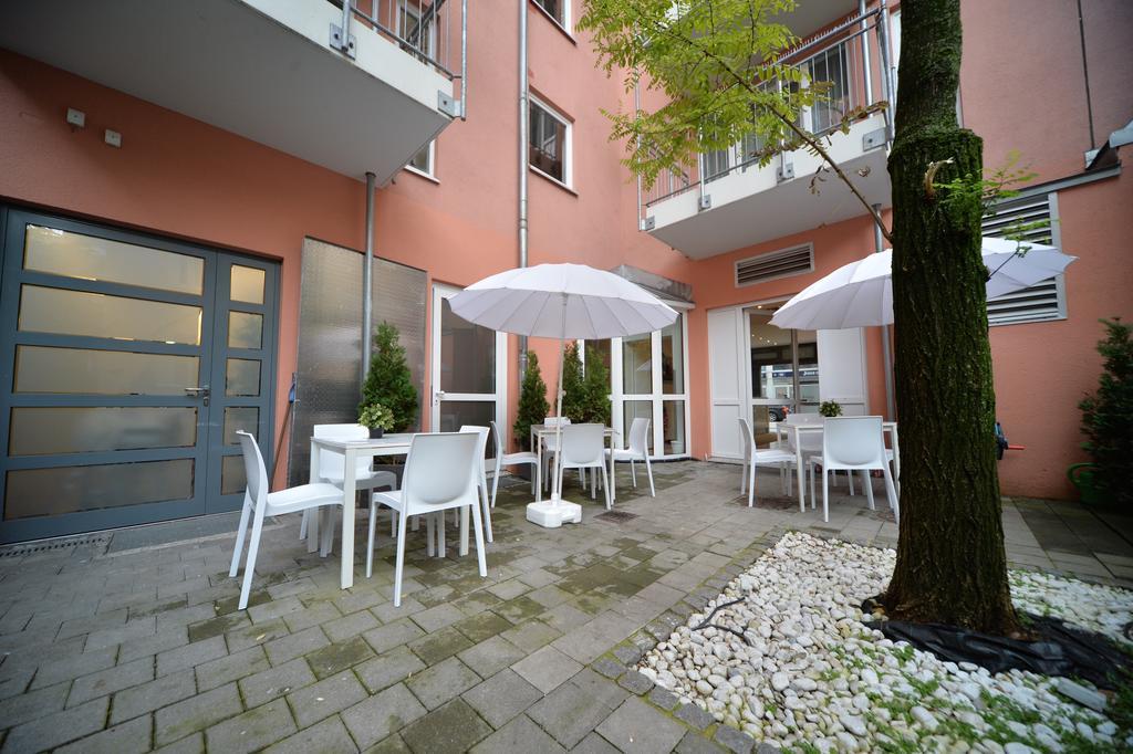 Bayer's Boardinghouse Und Hotel apartamentowy 3*